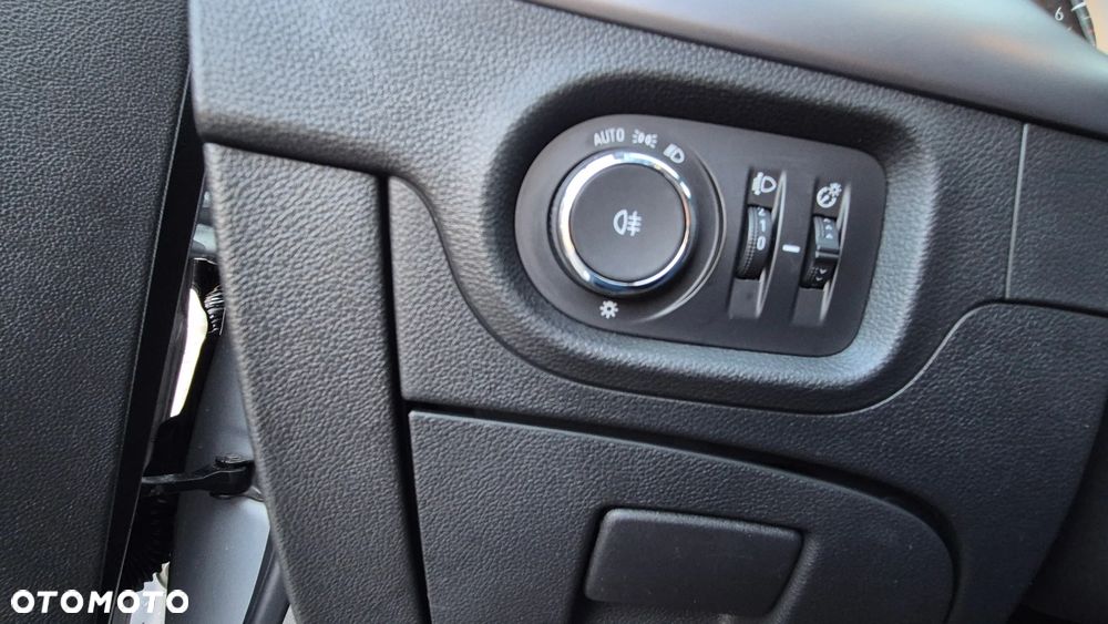 Opel Astra 1.2 T Business Elegance S&S - 20