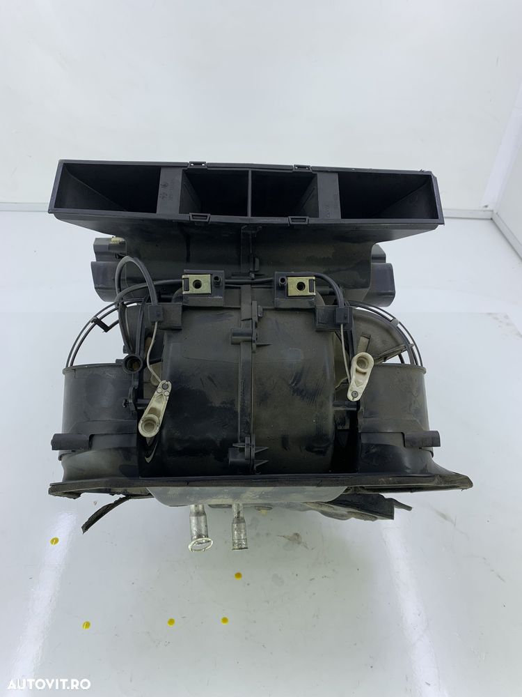 Dezmembrez Aeroterma bord de pe Ford FIESTA 2002-2008 - 1