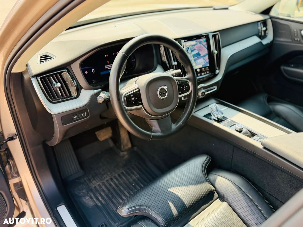 Volvo XC 60 Recharge T8 AWD AT Plus Bright - 5