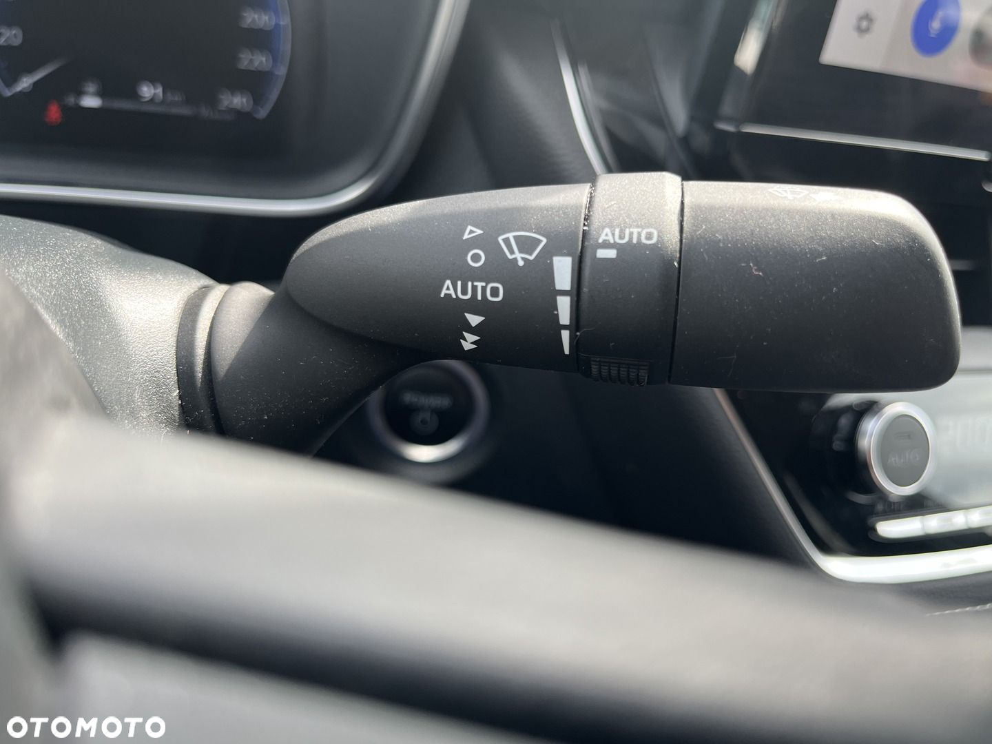 Toyota Corolla 1.8 Hybrid Style - 9