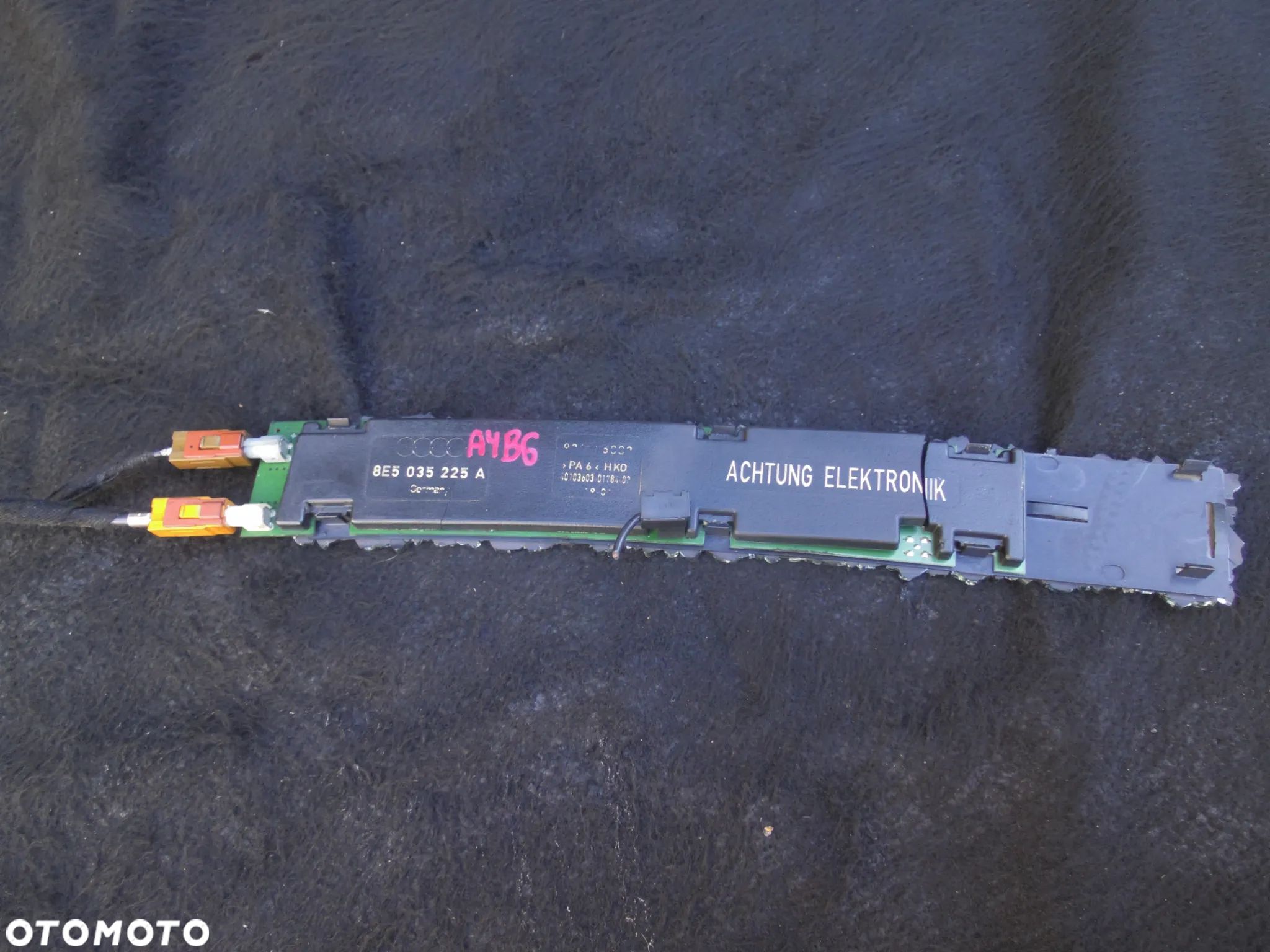 WZMACNIACZ ANTENOWY AUDI A4 B6 B7 SEDAN 8E5035225A - 1