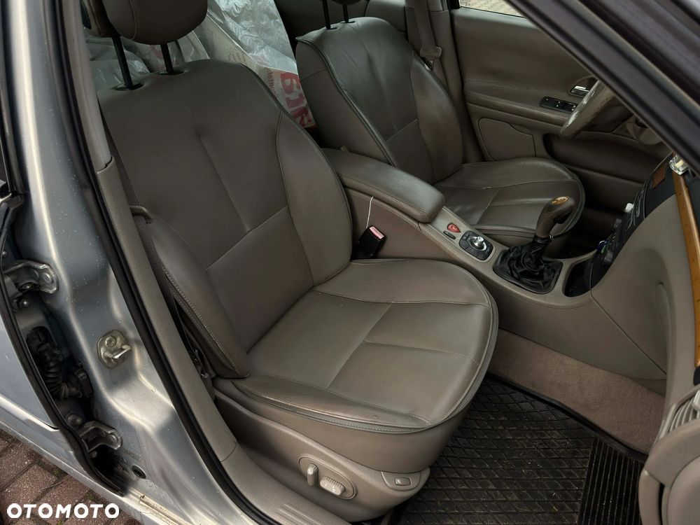 Renault Laguna 2.0T Initiale - 10