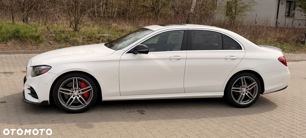 Mercedes-Benz Klasa E 300 9G-TRONIC AMG Line - 4