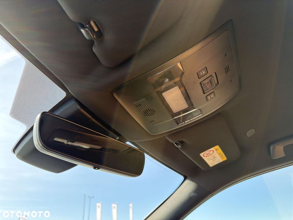 Lexus UX 250h GPF Business 2WD - 28