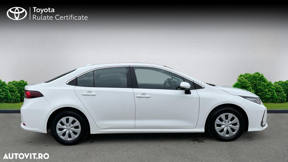 Toyota Corolla 1.8 HSD Business - 12