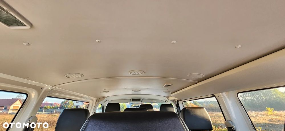 Volkswagen Transporter - 24