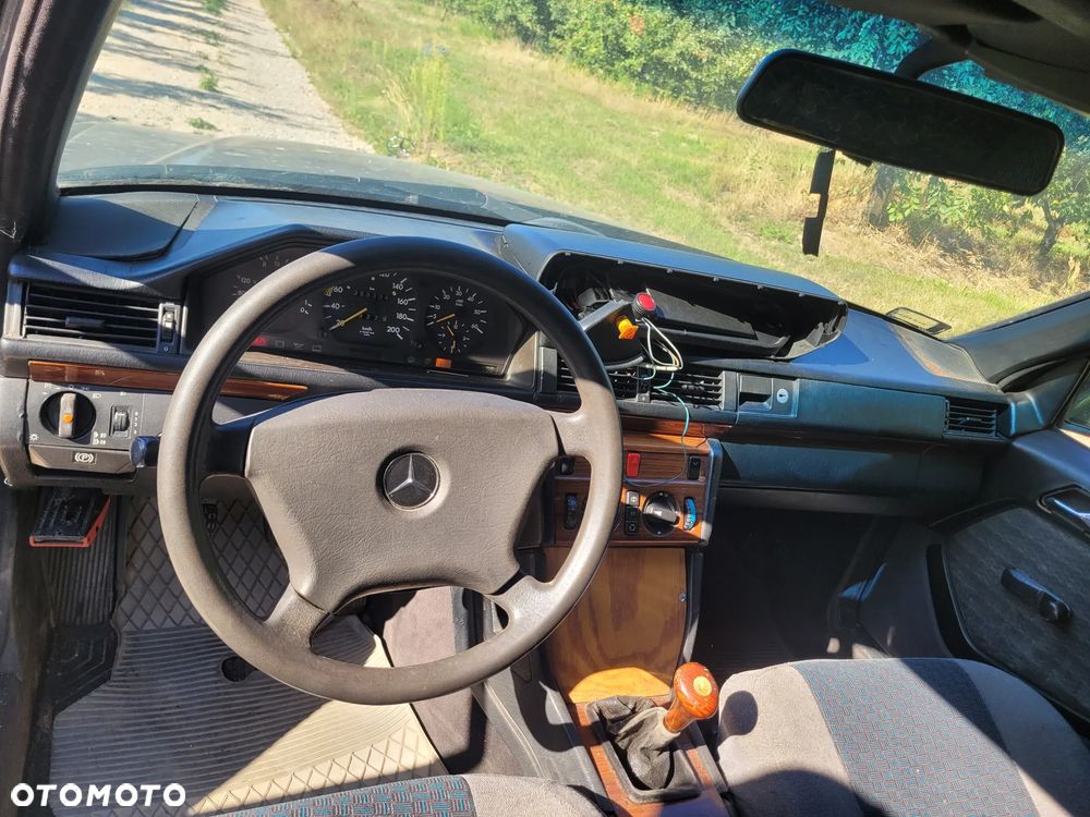 mercedes w124 fotel kanapa deska kokpit podsufitka boczek podłokietnik licznik panel szyb - 2