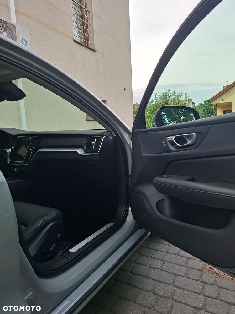 Volvo S60 B5 B AWD Plus Dark - 18