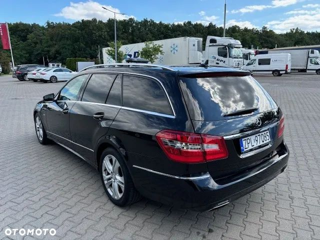 Mercedes-Benz Klasa E 300 CDI BlueEff Avantgarde - 3
