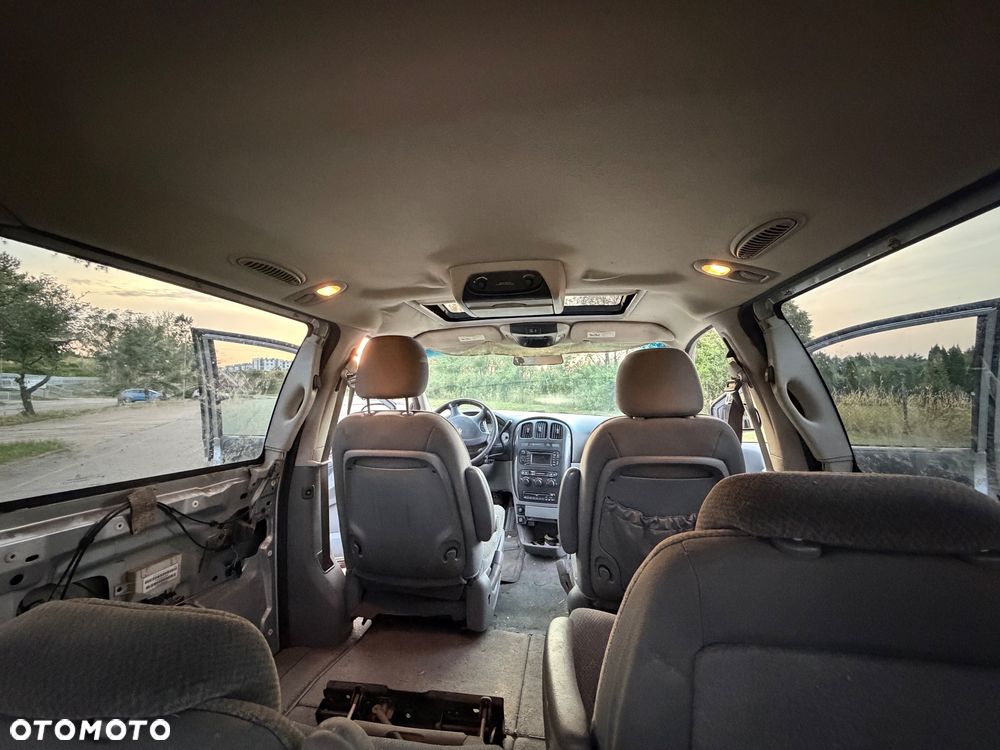 Dodge Grand Caravan - 14