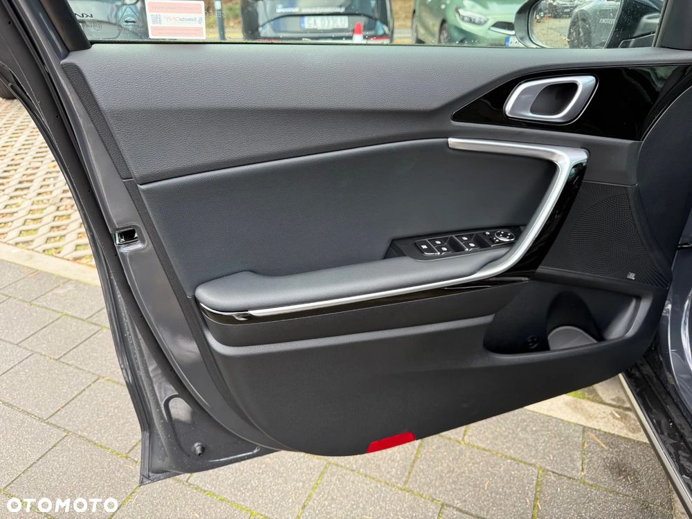 Kia XCeed 1.5 T-GDI Business Line DCT - 14