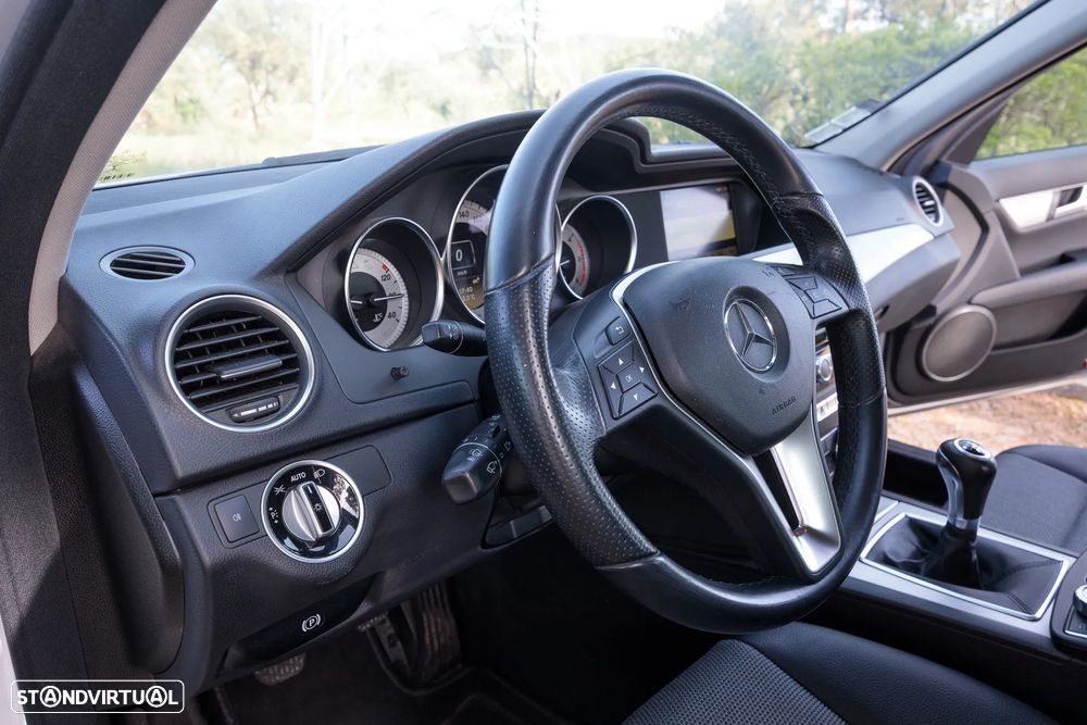 Mercedes-Benz C 220 Station CDI DPF (BlueEFFICIENCY) Avantgarde - 15