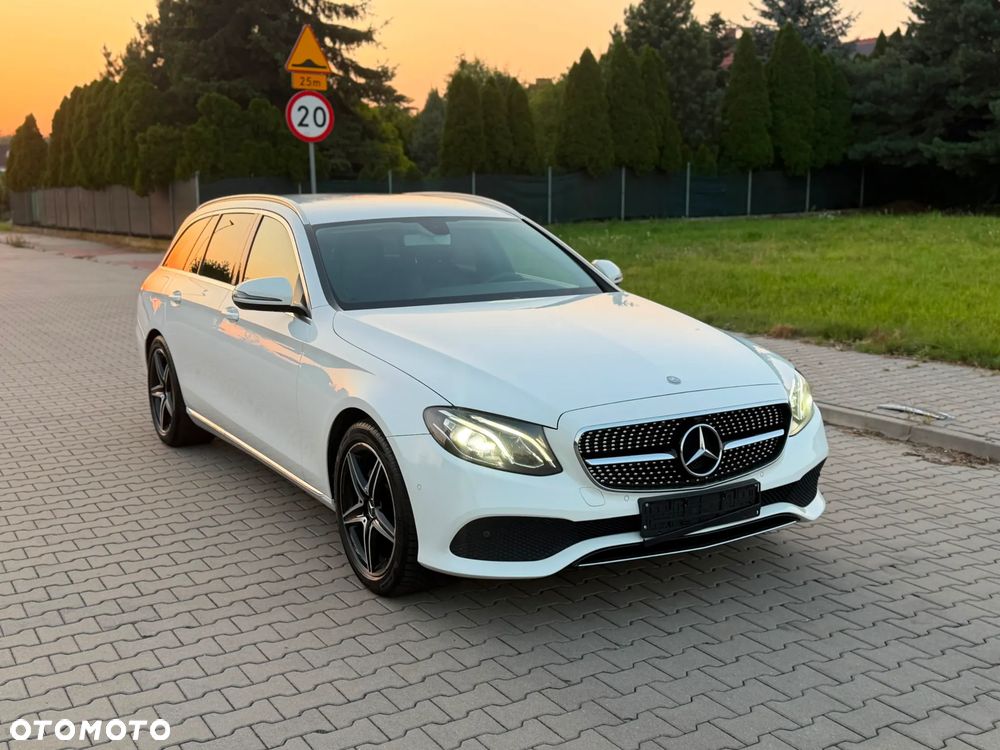Mercedes-Benz Klasa E 220 d 4Matic 9G-TRONIC Avantgarde - 1