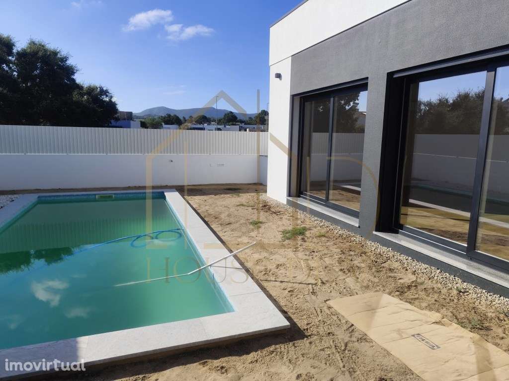Sofisticada Moradia Térrea T3 +1 com Piscina. Fernão Ferro - Grande imagem: 2/32
