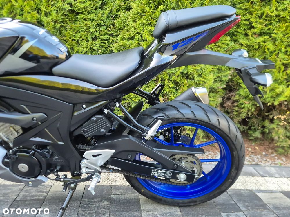 Suzuki GSX - 13