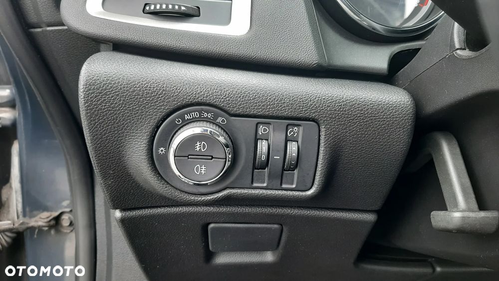 Opel Astra 1.4 Turbo - 9