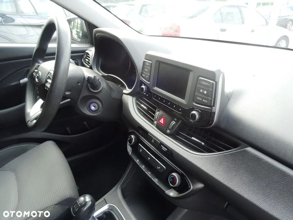 Hyundai i30 1.4 Comfort - 12