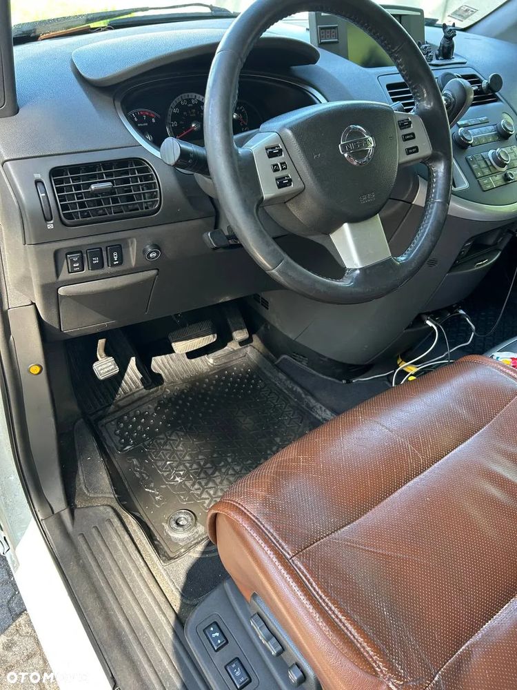 Nissan Quest 3.5 SE - 13