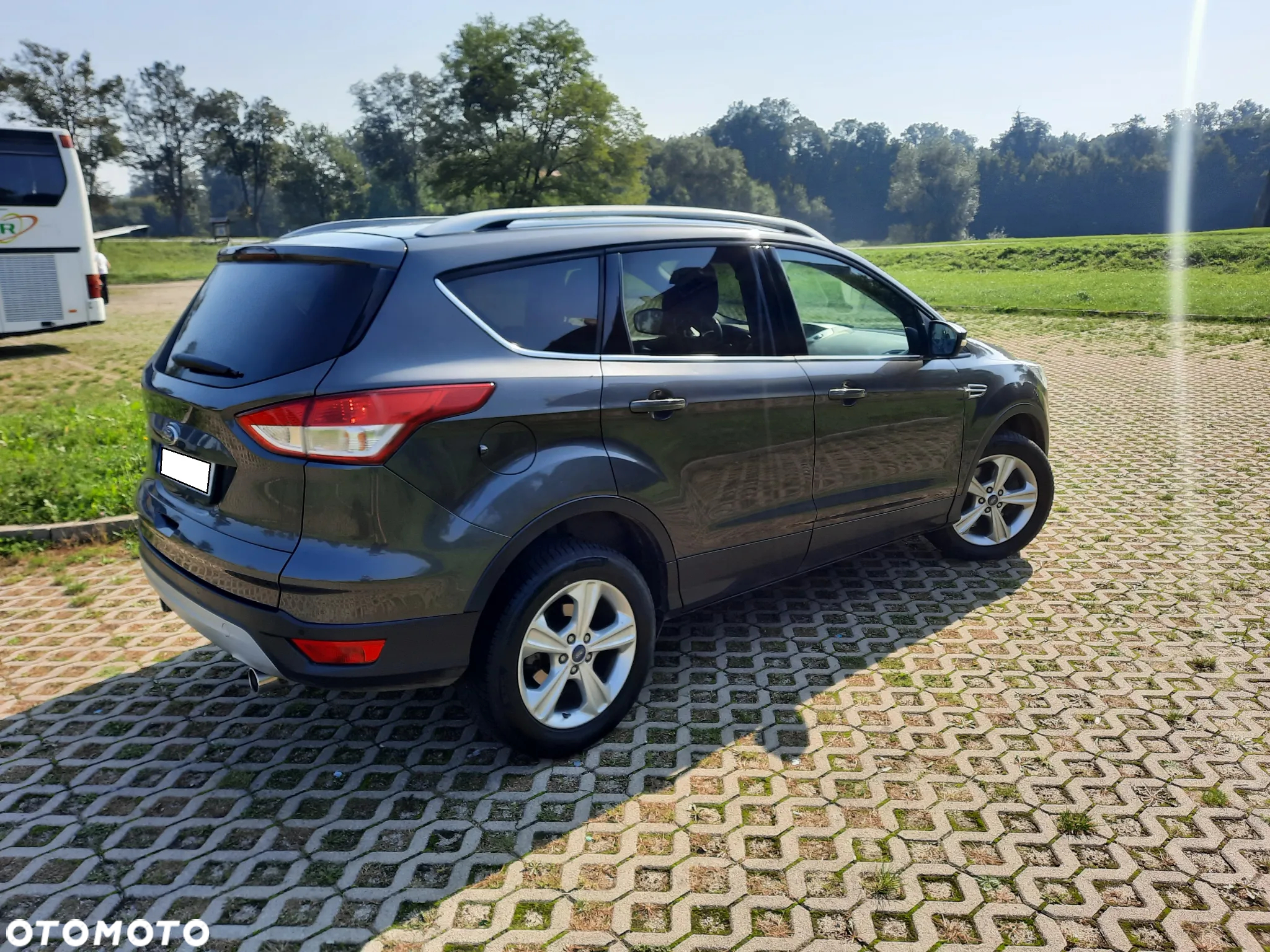 Ford Kuga 2.0 TDCi FWD Titanium - 12