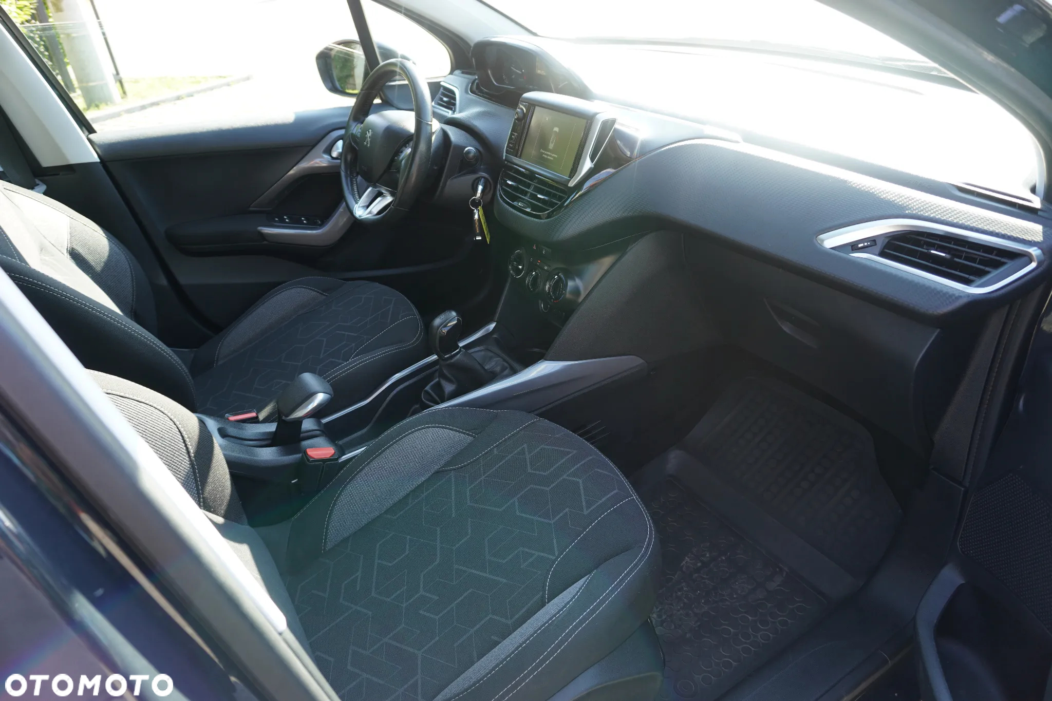 Peugeot 2008 1.6 BlueHDi Allure - 9