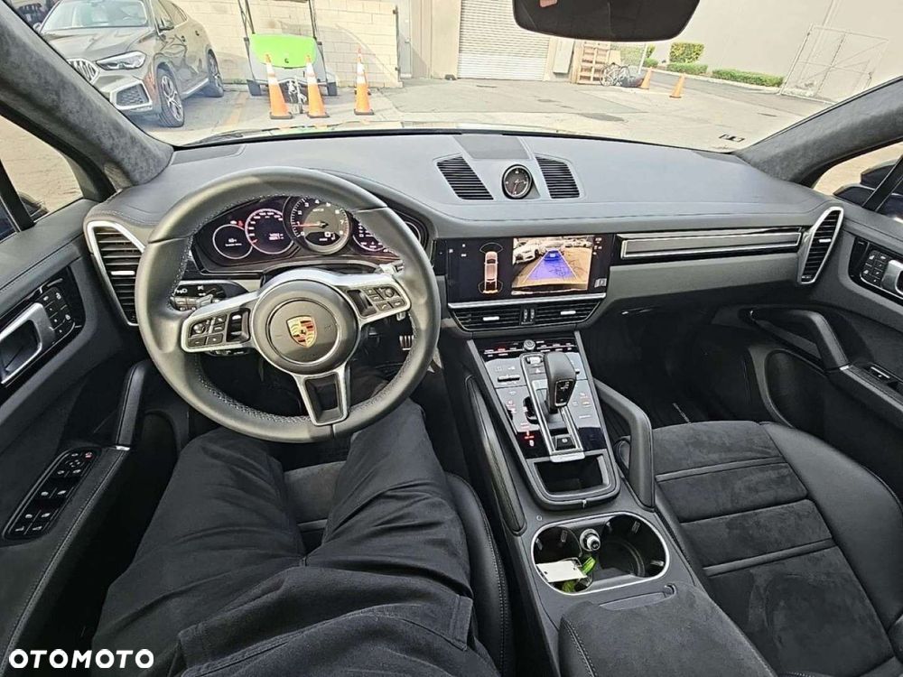Porsche Cayenne - 9