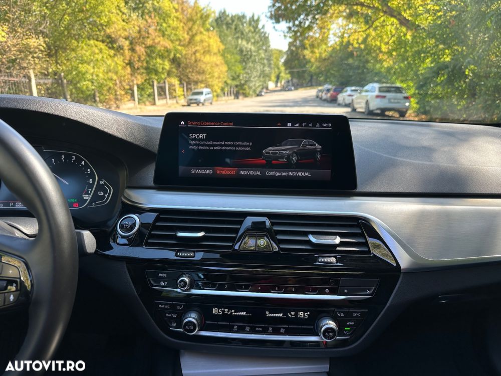 BMW Seria 5 530e Aut. Luxury Line - 30