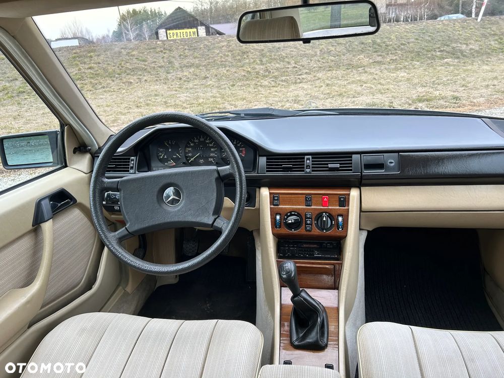 Mercedes-Benz W124 (1984-1993) - 19
