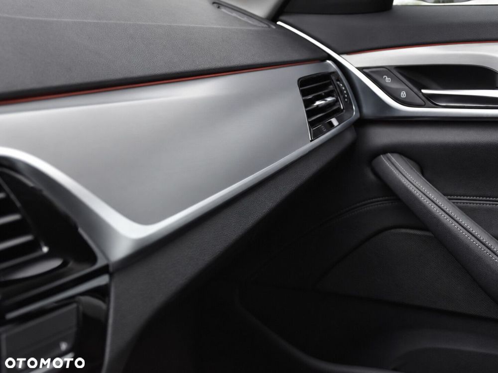BMW Seria 5 520d xDrive - 19