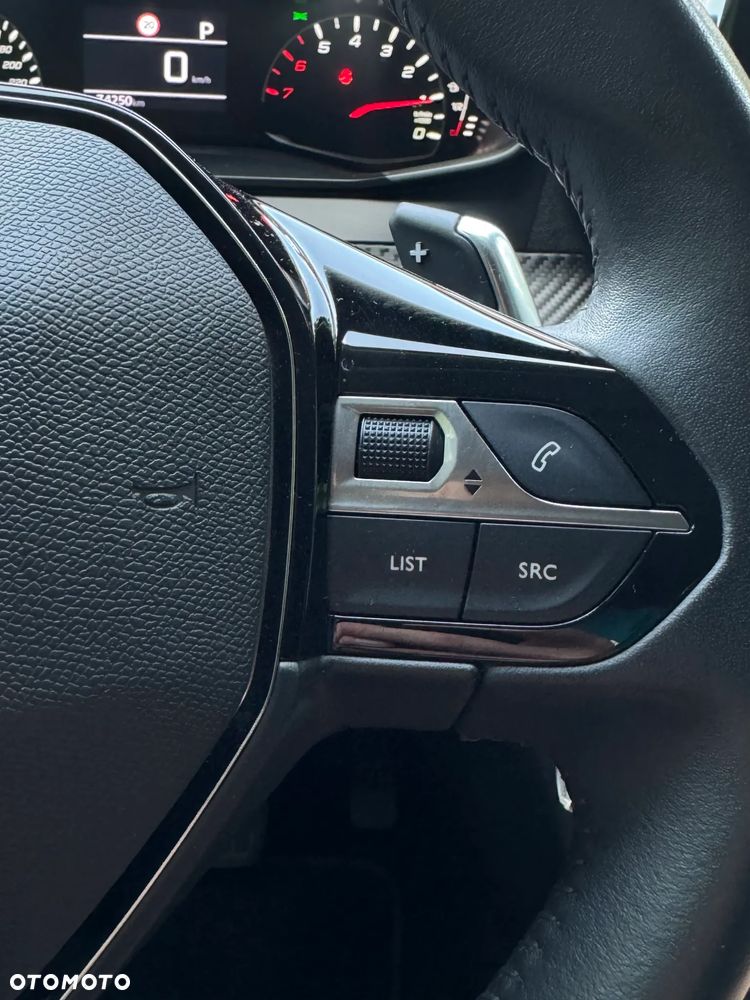Peugeot 2008 1.2 PureTech Allure S&S EAT8 - 22