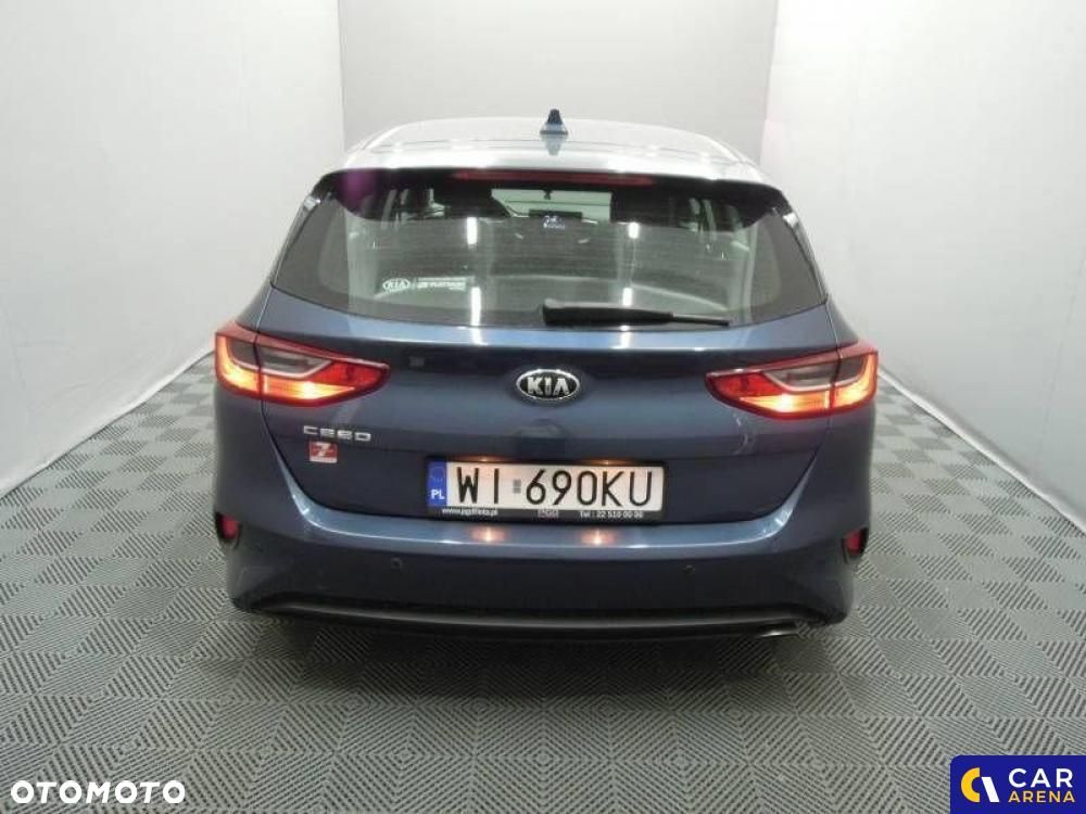 Kia Ceed - 4