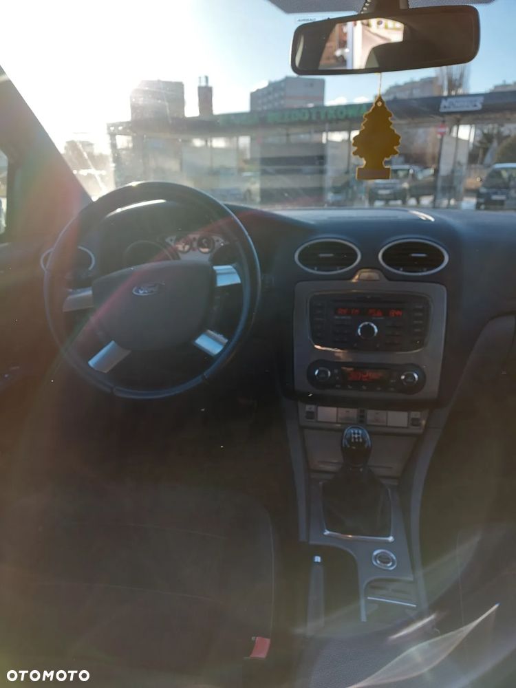 Ford Focus 1.6 16V Titanium - 20