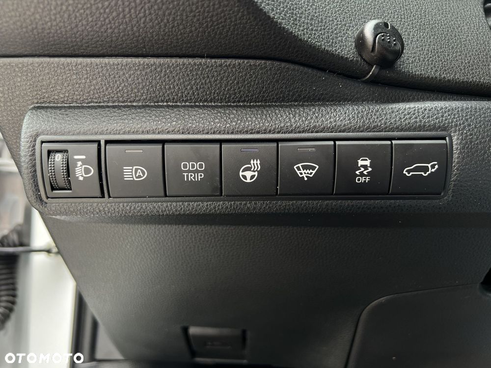 Toyota Corolla 1.8 Hybrid Style - 18