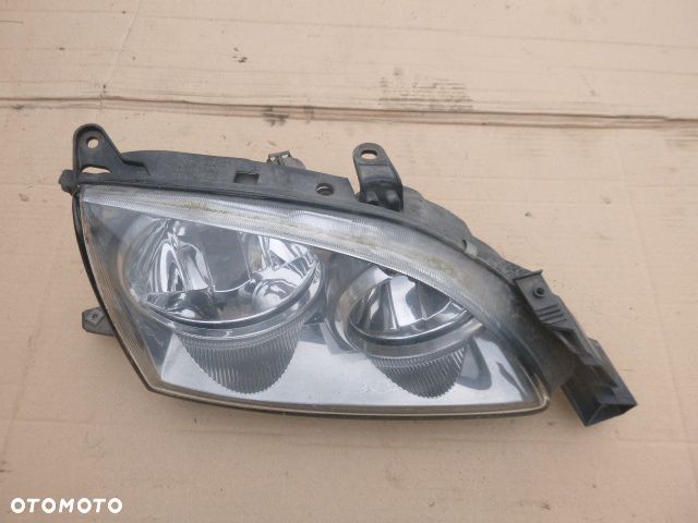 LAMPA LEWY PRZÓD LEWA PRZEDNIA PRAWY PRZÓD PRAWA PRZEDNIA TOYOTA AVENSIS I 97-02 - 17