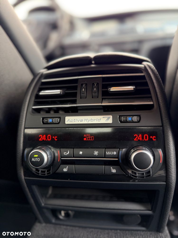 BMW Seria 7 750i - 27