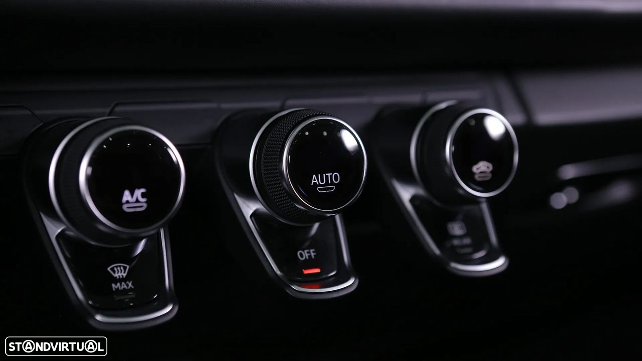 Audi R8 Spyder 5.2 FSi V10 S tronic Plus - 33