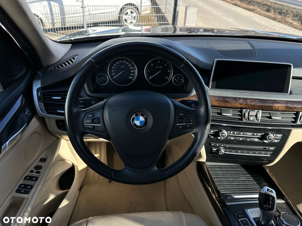 BMW X5 xDrive30d Sport-Aut - 24