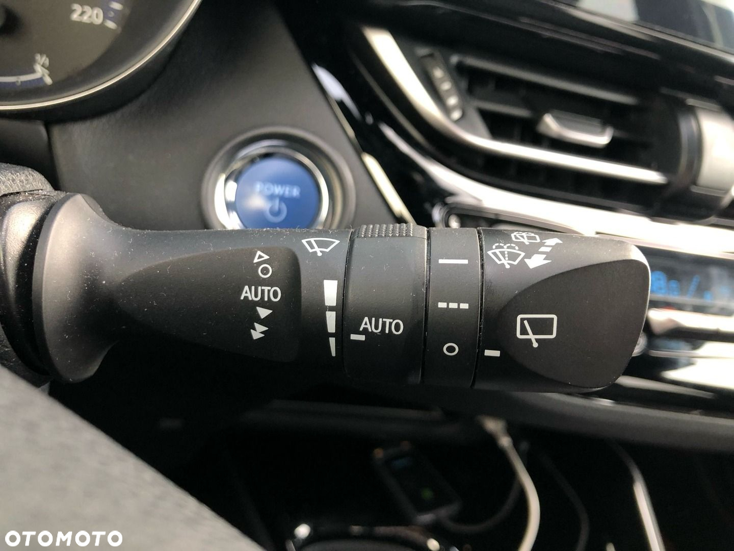Toyota C-HR - 29