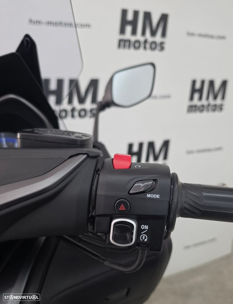 Yamaha TMAX 560 TECH MAX - 18 MESES DE GARANTIA - 9