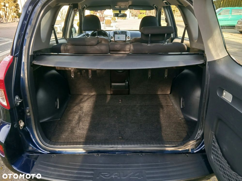 Toyota RAV4 2.2 D-CAT 4x4 Sol - 37