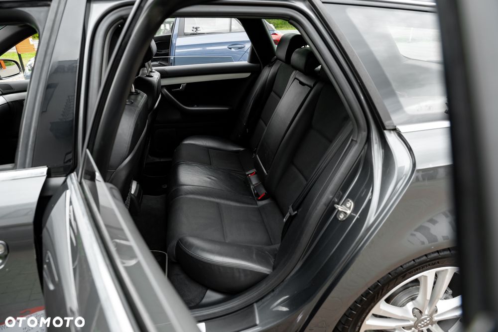 Audi A4 Avant 2.0T FSI Quattro - 18