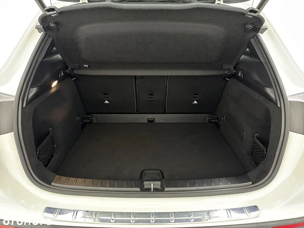 Mercedes-Benz GLA 180 d Business Edition - 23