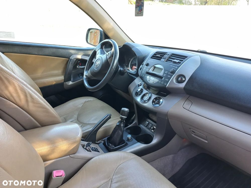 Toyota RAV4 2.2 D-4D Prestige - 15