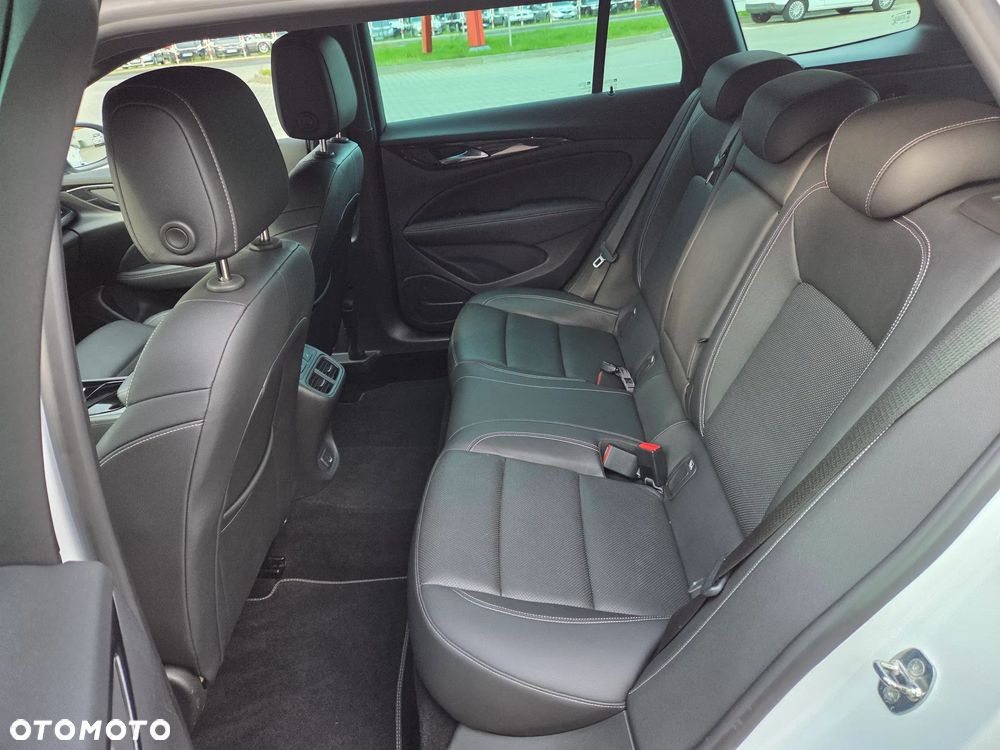 Opel Insignia - 18