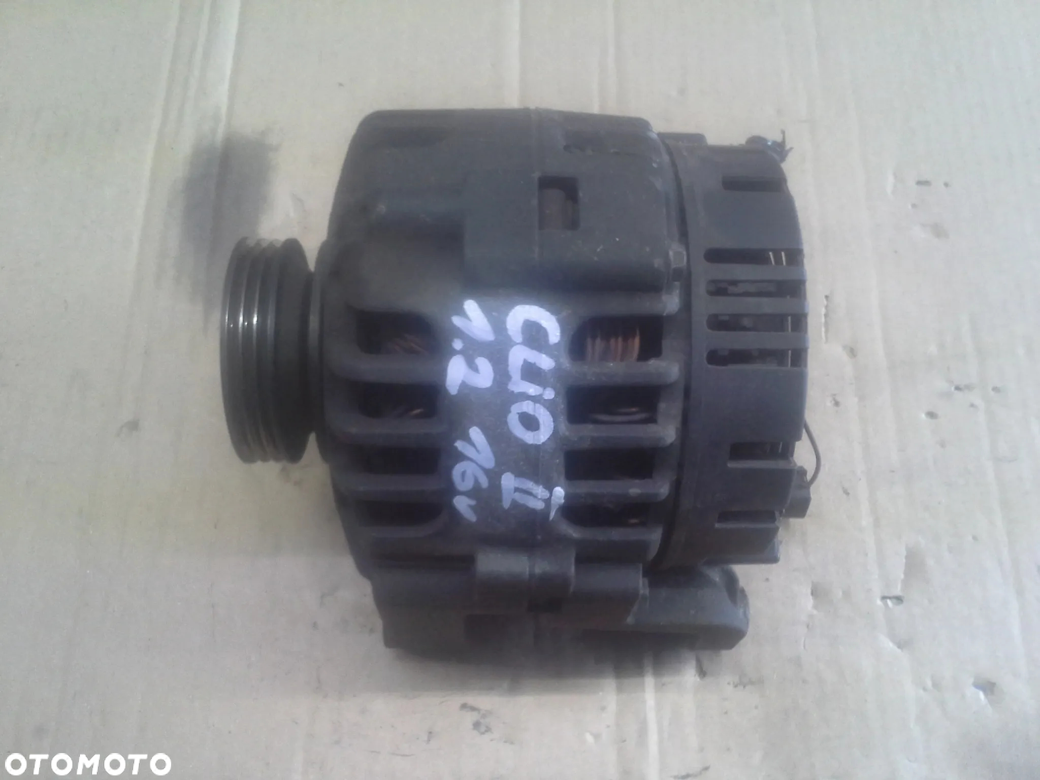 Renault Clio Kangoo Thalia 1.2 16V alternator Valeo 95A  7700437090  SG9B035  25424220 - 2