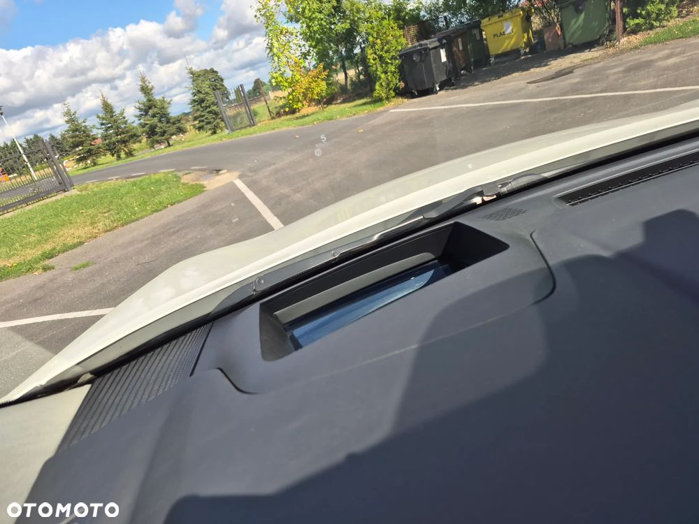 Nissan Qashqai 1.3 DIG-T MHEV Premiere Edition - 33
