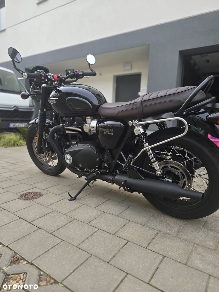 Triumph Bonneville - 5