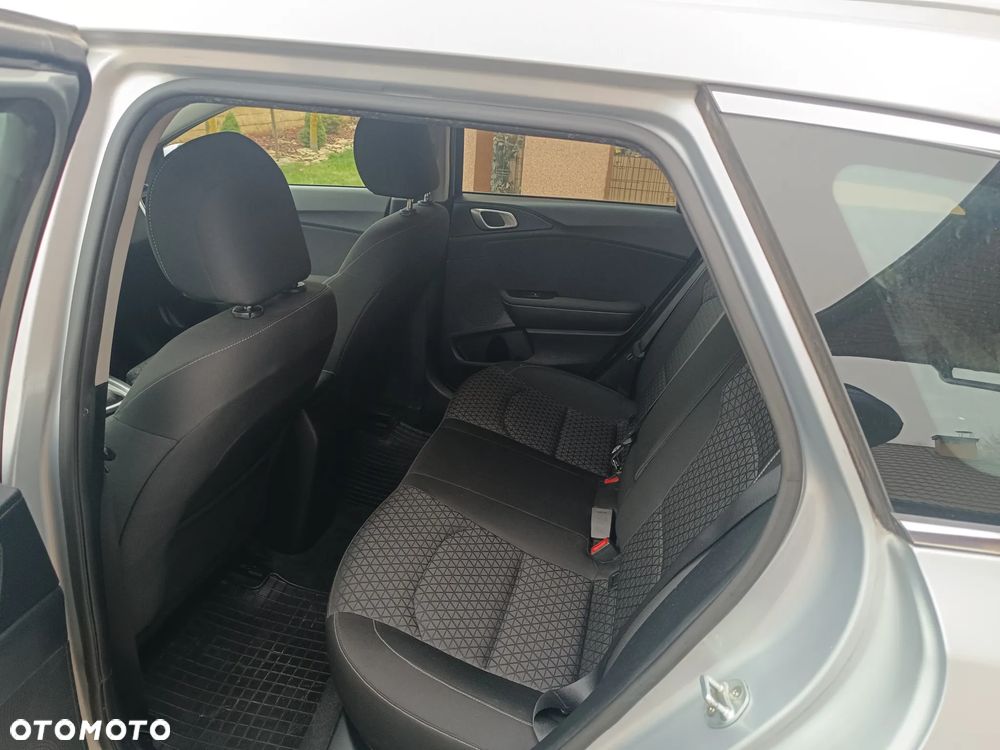 Kia Ceed 1.6 CRDi SCR M DCT - 30