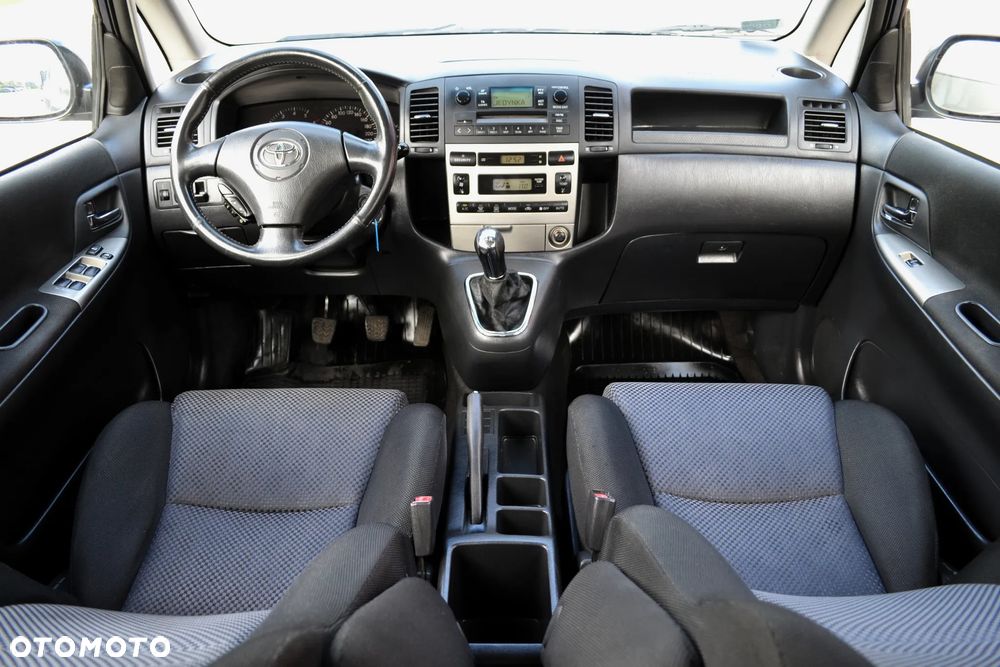 Toyota Corolla Verso 2.0 D-4D Sol - 9