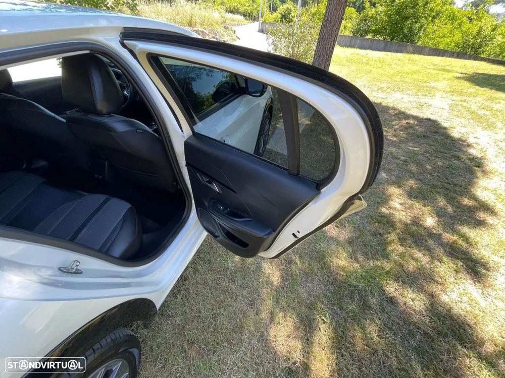 Peugeot e-208 50 kWh Allure - 24