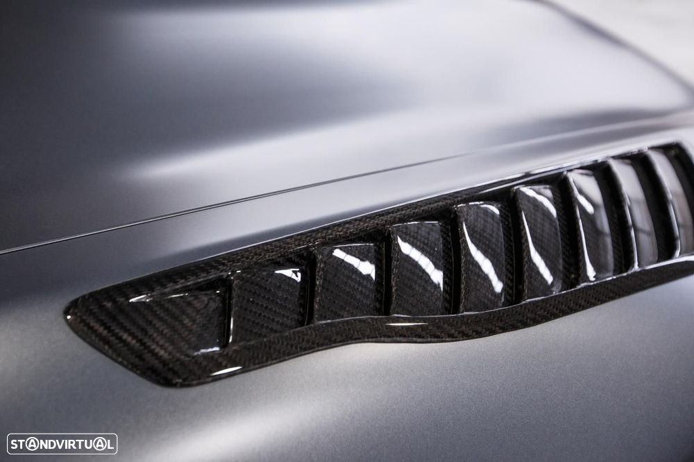 Mercedes-Benz AMG GT R - 12